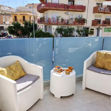 Domus Divina & Domus Elegans Fronte Mare By Gessicaholiday Apartamento