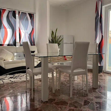 Domus Divina & Domus Elegans Fronte Mare Apartment
