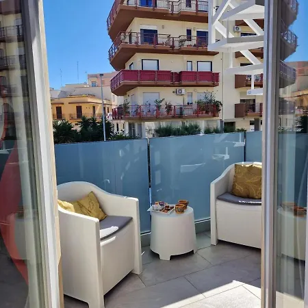 Domus Divina & Domus Elegans Fronte Mare Apartment Monopoli