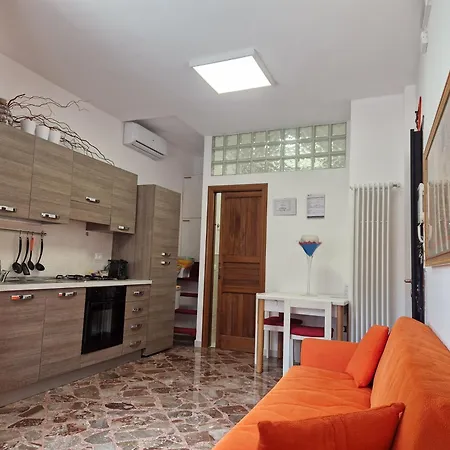 Domus Divina & Domus Elegans Fronte Mare Apartment